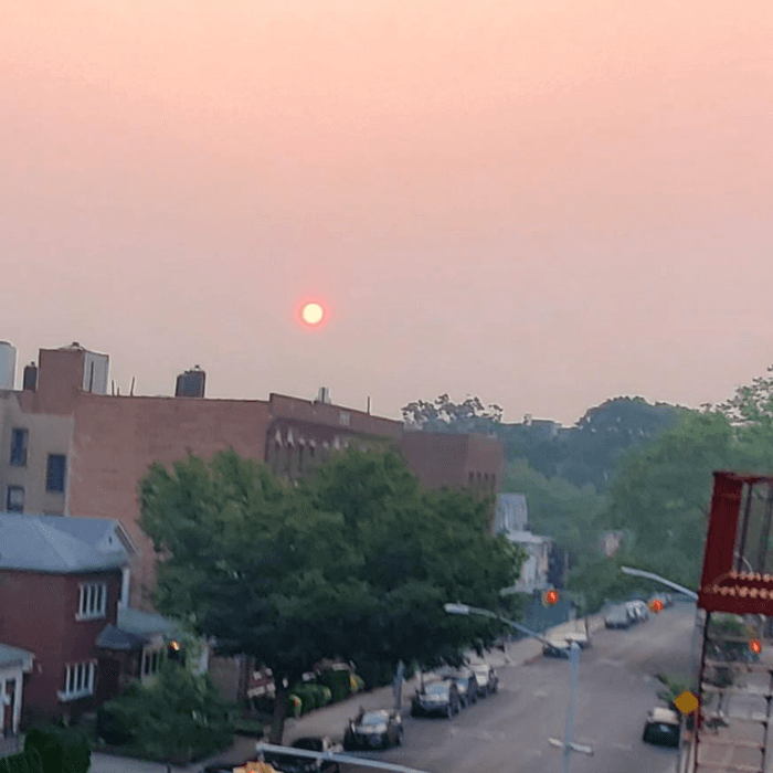 Televidentes de Univision 41 nos compartieron las imágenes de cómo vivieron el miércoles la presencia del humo en su comunidad.