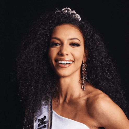 Cheslie Kryst es una abogada de Carolina del Norte de 28 años de edad