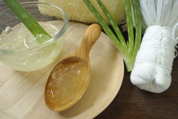 Mejor opta por pinturas faciales o cremas depilatorias con aloe vera. Son procedimientos más suaves e indoloros, con resultados efectivos.