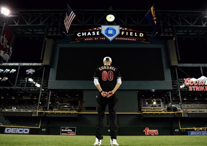 Se nota que este cantante tiene un gran corazón, quizá por eso Leslie Grace se siente tan cómoda trabajando con él.