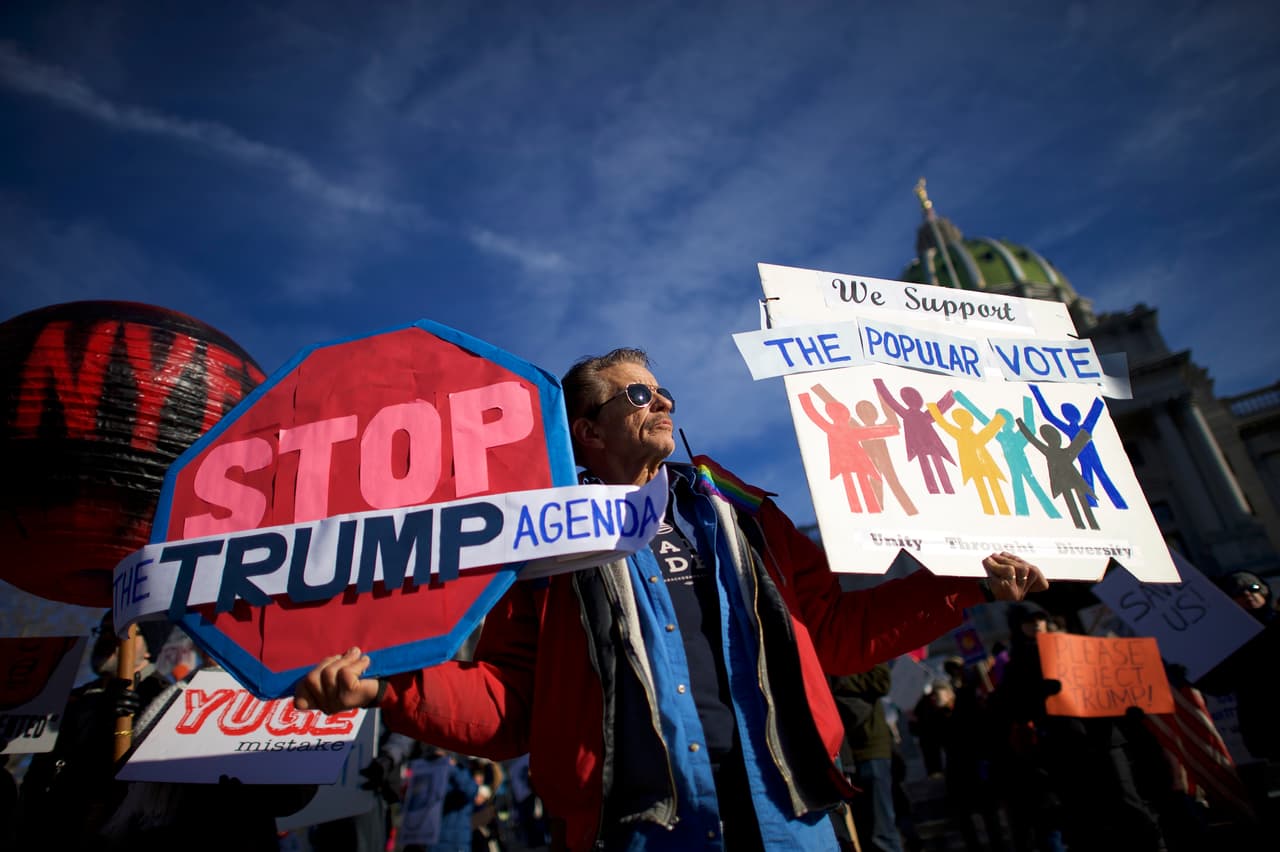 Aunque las leyes varían según el estado, por regla general los electores está llamados a votar por el ganador del voto popular en su zona. En caso de negarse pueden ser reemplazados o sancionados, incluso con multas.