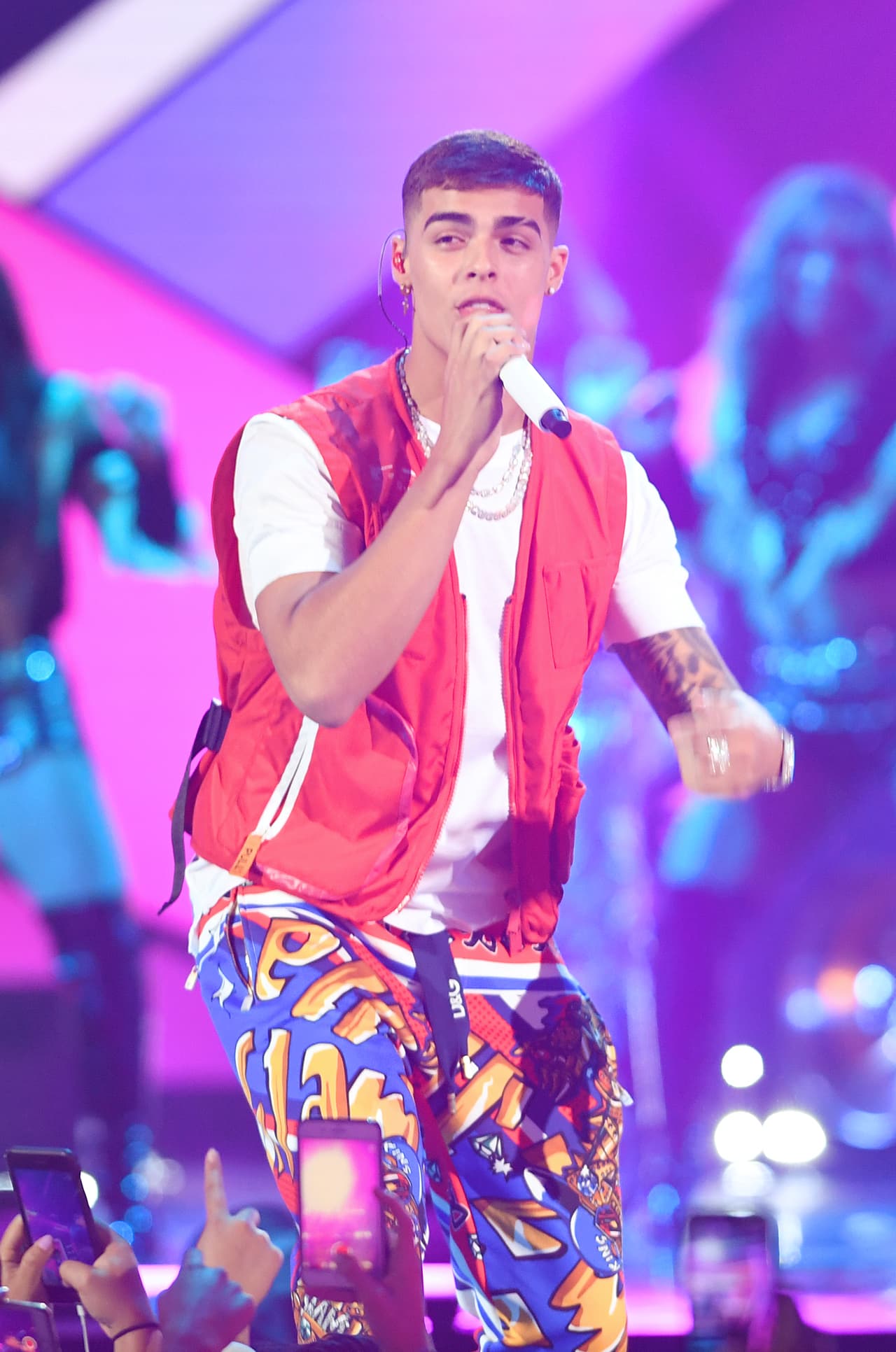 Lunay es otro de los artistas que ha puesto a gozar a la audiencia de Premios Juventud, y hace un año se presentó en la fiesta del verano por primera ocasión.