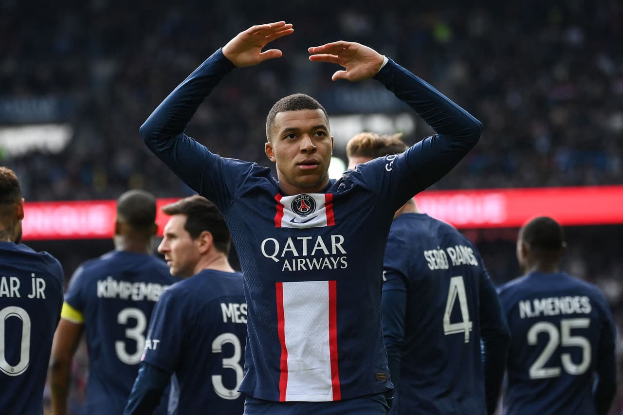 Mbappé está a dos goles del máximo récord goleador de Cavani en el PSG