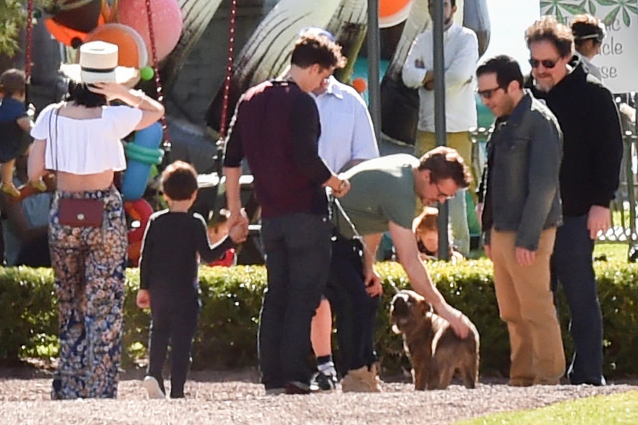 Parecía que a la cantante le costaba un poco socializar.