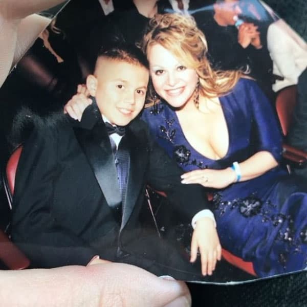 Era su acompañante a los eventos, era todo un galán de chiquito.