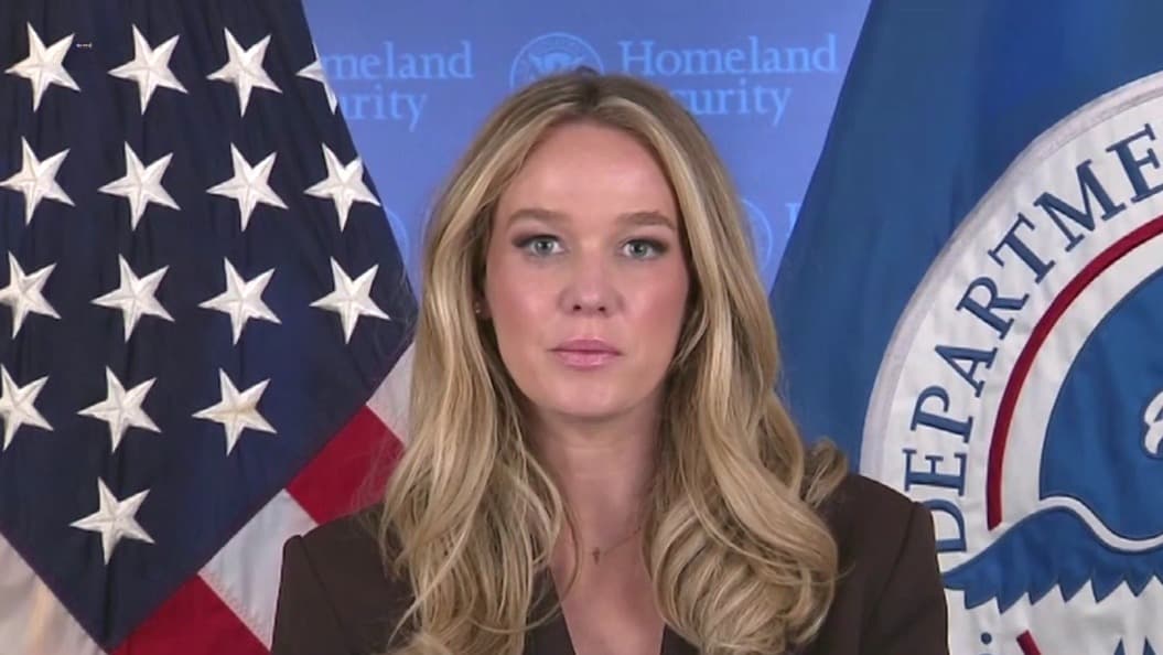 Saldrá Tricia McLaughlin, portavoz clave del DHS y defensora de las deportaciones de Trump