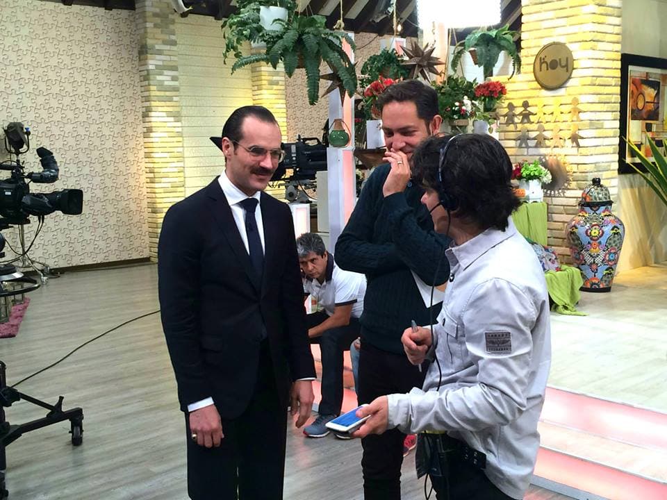 Afinando detalles antes de que comience el show.