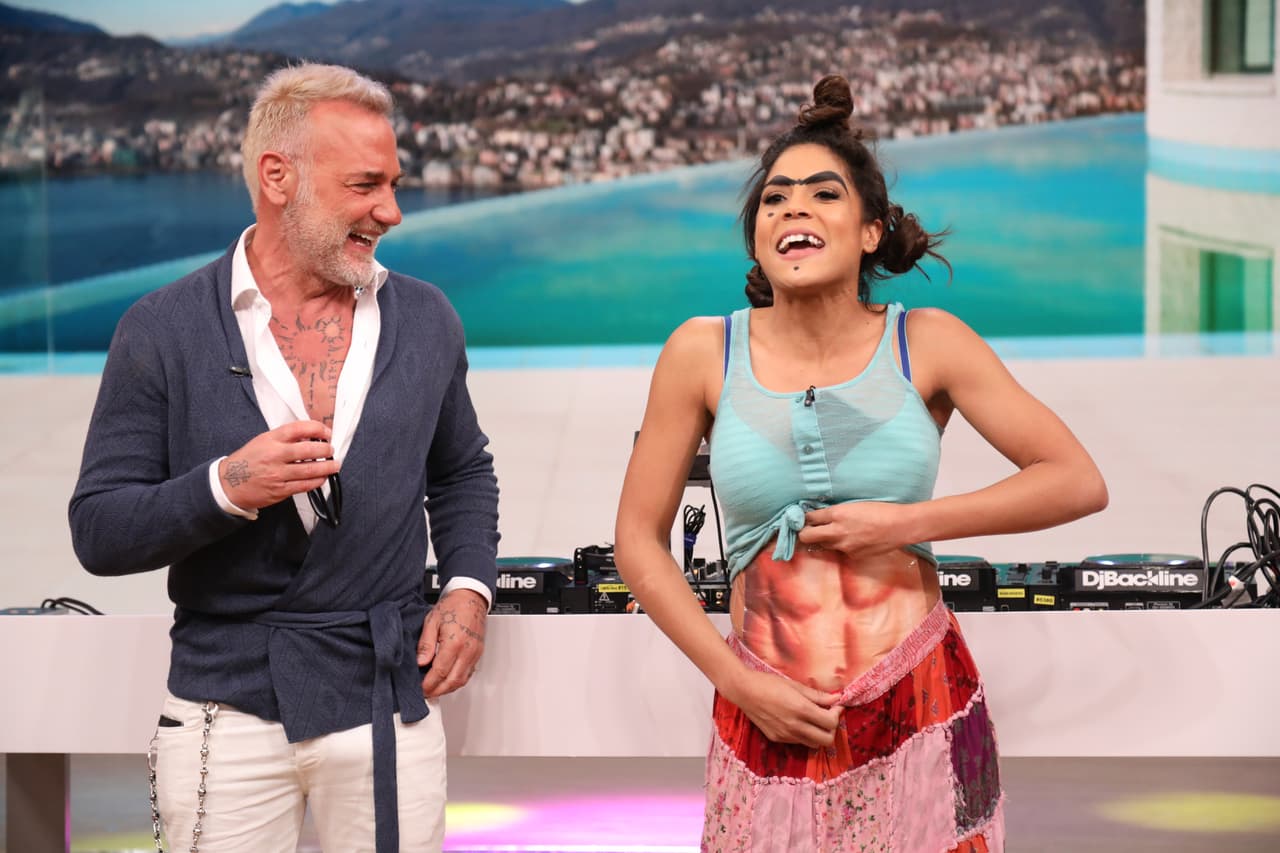 A ella le tomó todo un año prepararse para lucir este abdomen marcado.