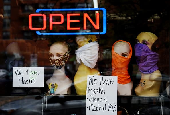 <i>"Yo saldría por la necesidad de ir trabajar, pero como no tengo trabajo, por eso no ando en la calle. Pero eso de ir al cine o restaurantes, no. Por favor, este virus no ha parado. Solo se contagiarán más",- Noe Sanz. </i>