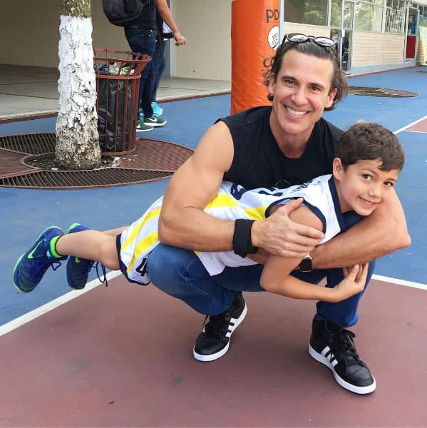 Jorge Aravena también tiene un hijo muy carismático, se llama Diego.