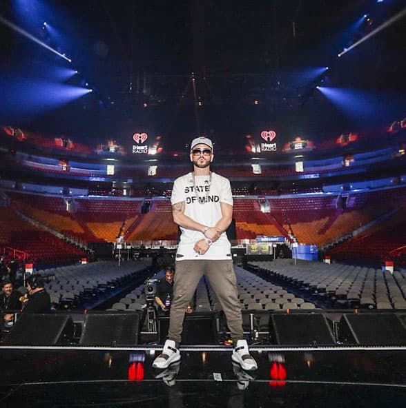 El reguetonero puertorriqueño ha estado vigente en la música desde hace cerca de dos décadas, con hit tras hit primero junto a su amigo y compañero Wisín y ahora en solitario.