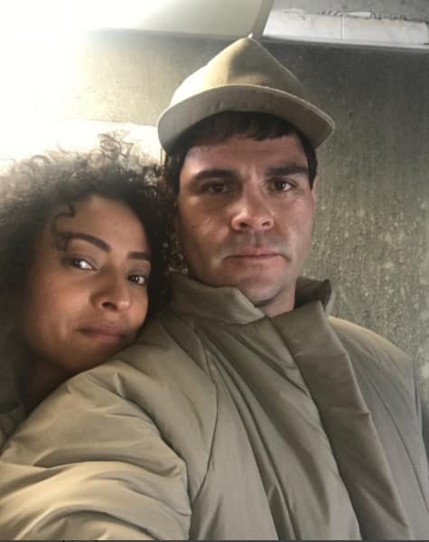 Teté Espinoza fue la amante fiel de 'El Chapo'. Aquí la vemos muy sonriente junto a Marco de la O.