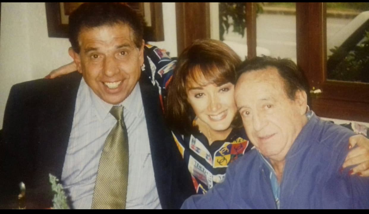 María Antonieta de las Nieves, quien fuera compañera de 
<b><a href="https://www.univision.com/famosos/florinda-meza-da-sus-motivos-para-repudiar-a-la-chilindrina-y-no-hablar-con-thalia-fotos" target="_blank">Roberto Gómez Bolaños</a> </b>y Rubén Aguirre, no tuvo hijos con Gabriel Fernández, pero quiso como suyos a los dos que él tuvo en una relación previa. Se trata de Gabriel y Verónica Fernández Gómez, quien sufren también la muerte de su papá.