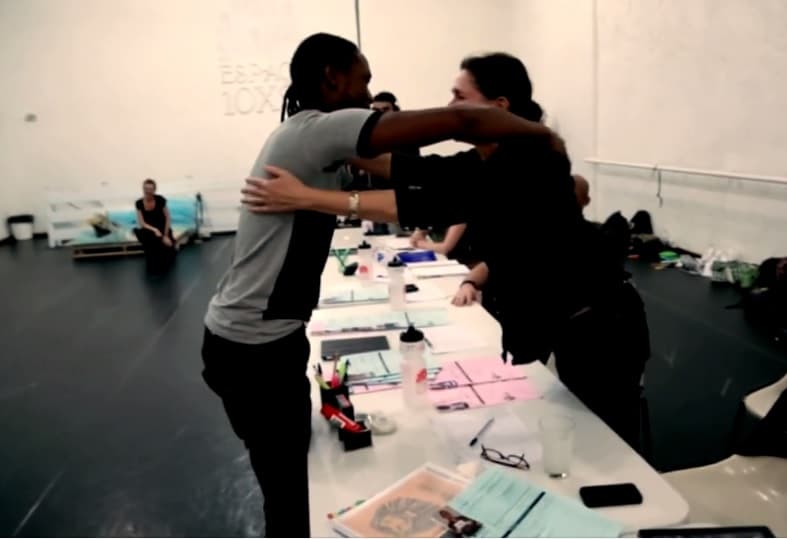 Hace tres años, Julie Taymor, directora, diseñadora de vestuario, máscaras y títeres de El Rey León, viajó a Brasil para las audiciones. Y así fue como le dijo sí a 'Simba'.