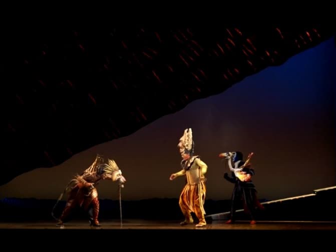 David se mantiene feliz y optimista por el recién estreno de la obra en México.