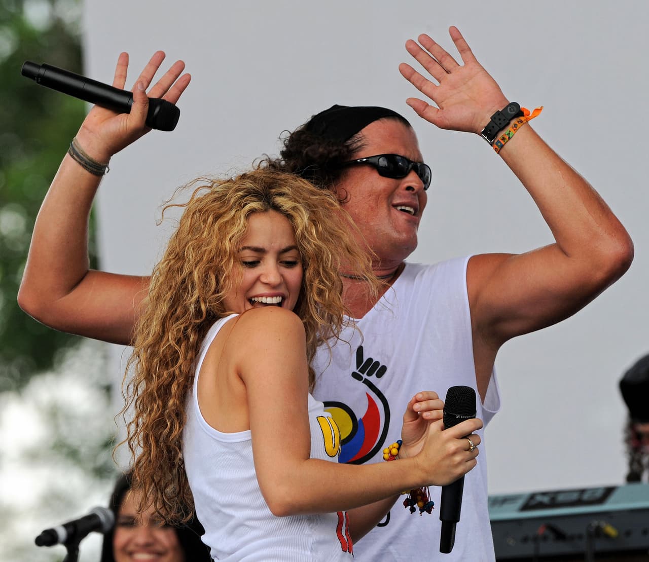 ¡Carlos Vives y Shakira unen sus voces en nueva canción!