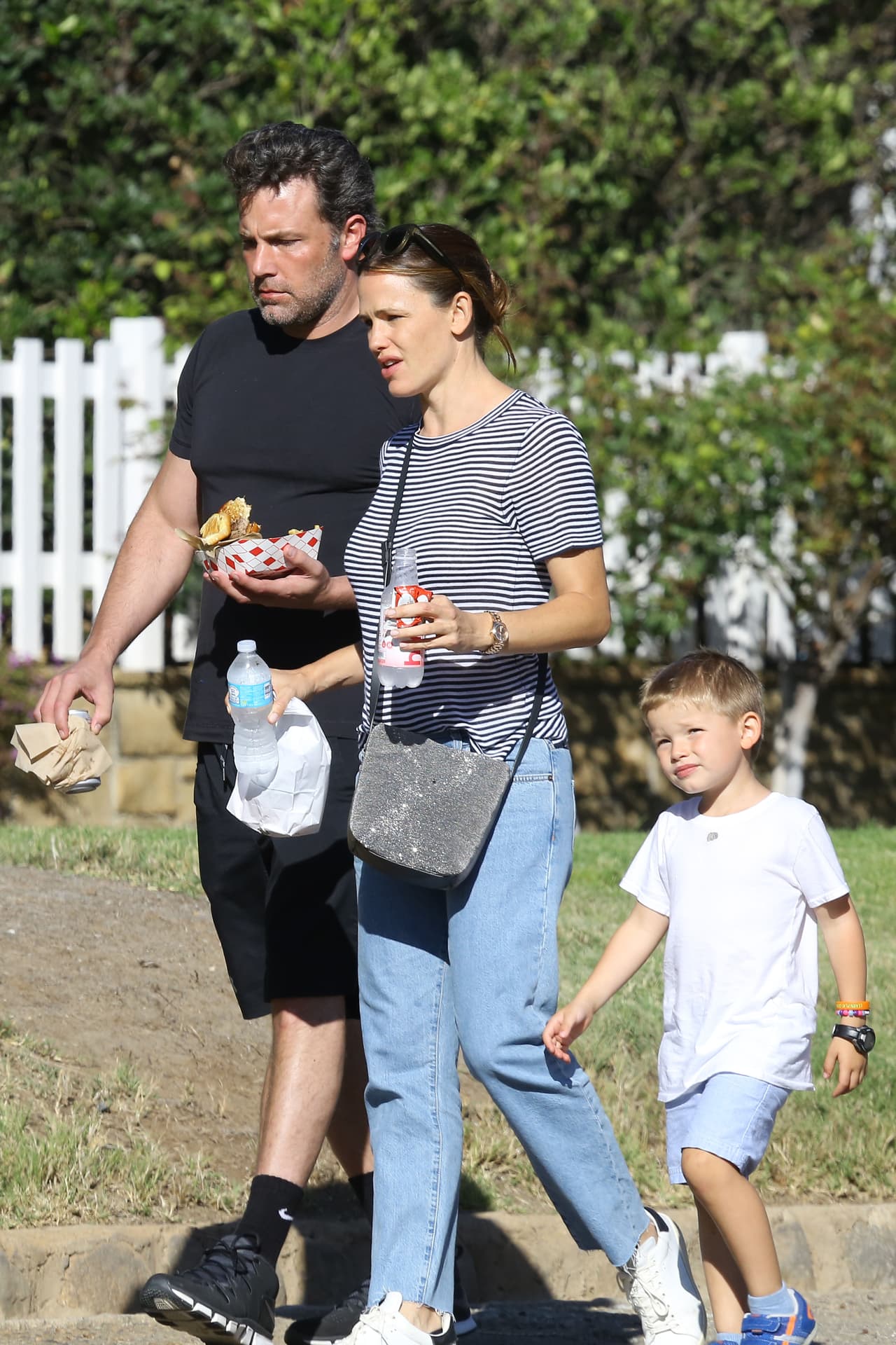 A Jennifer se le vio de lo más casual en jeans.