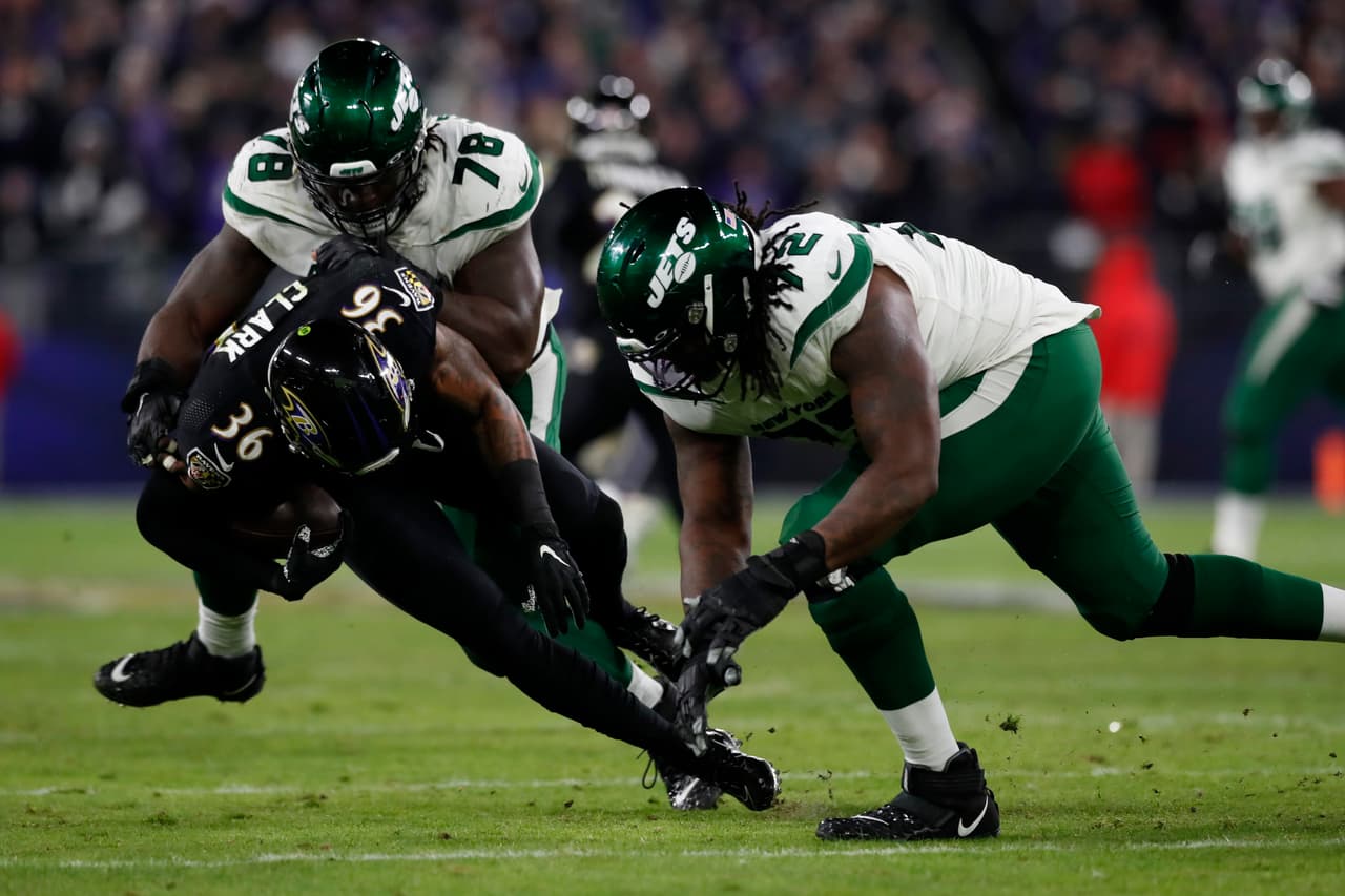 Ravens se imponen con autoridad 42-21 a New York Jets y aseguran su presencia en Playoffs.