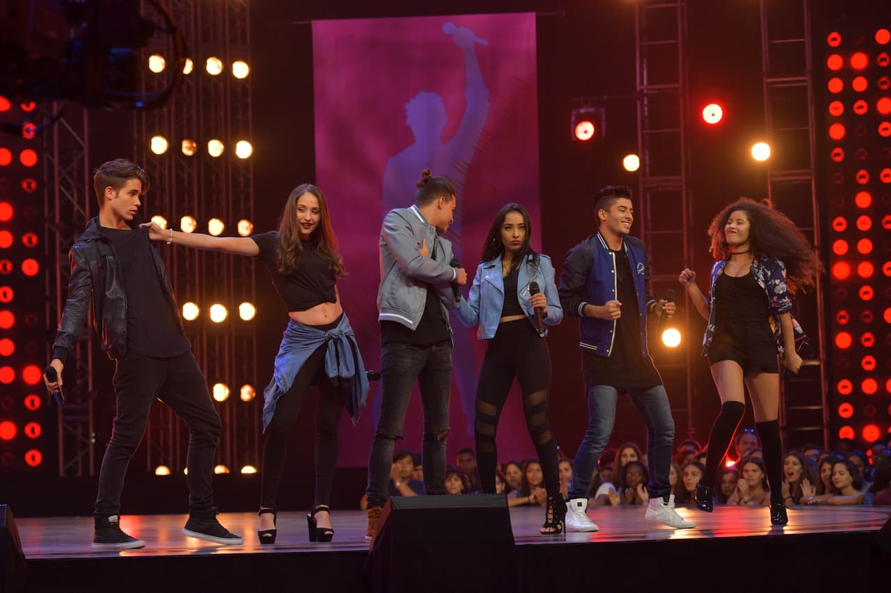 Pese a que olvidaron una parte de la letra durante su interpretación, Sofía no se dio por vencida y se mostró siempre muy segura de su actuación.