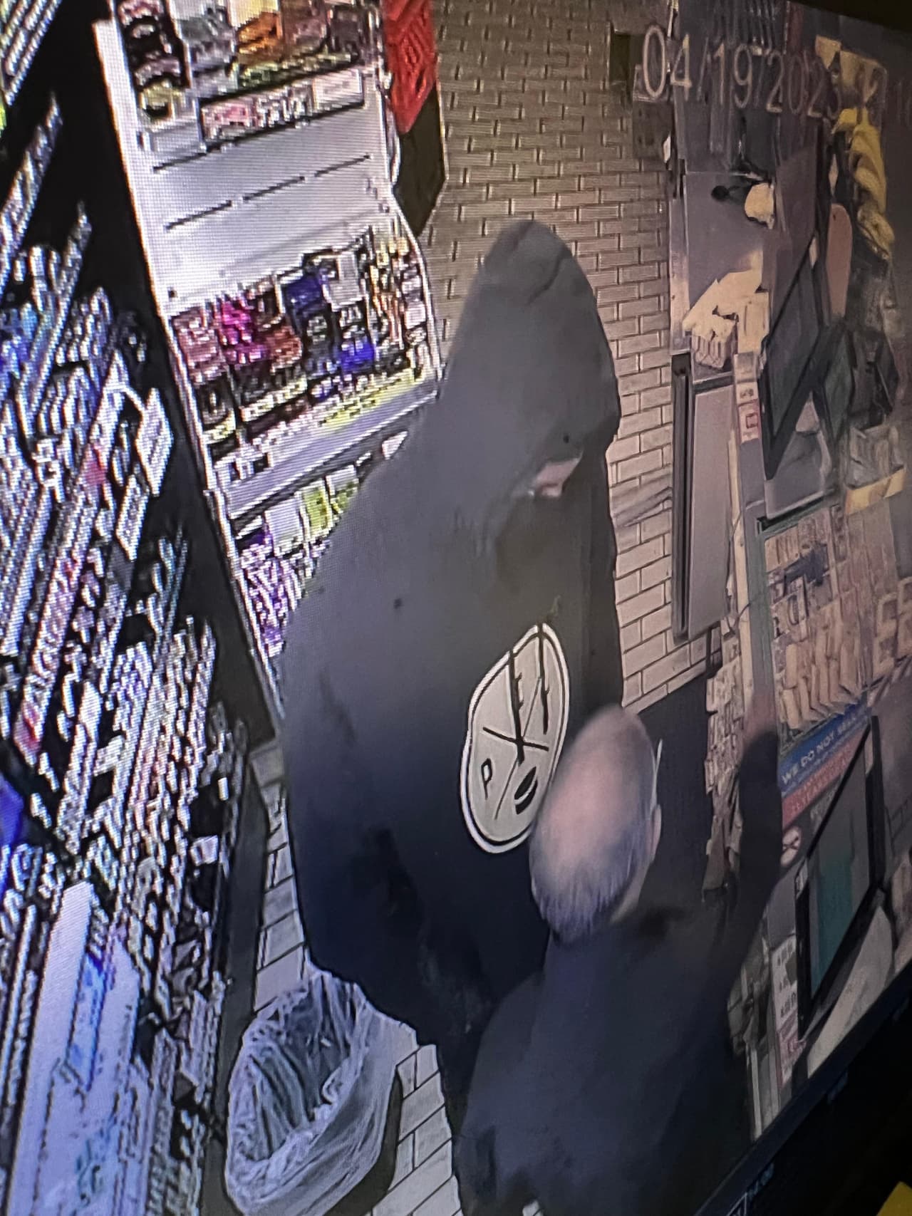 Las fuerzas del orden de Prince George y Fairfax compartieron imágenes del sospechoso.