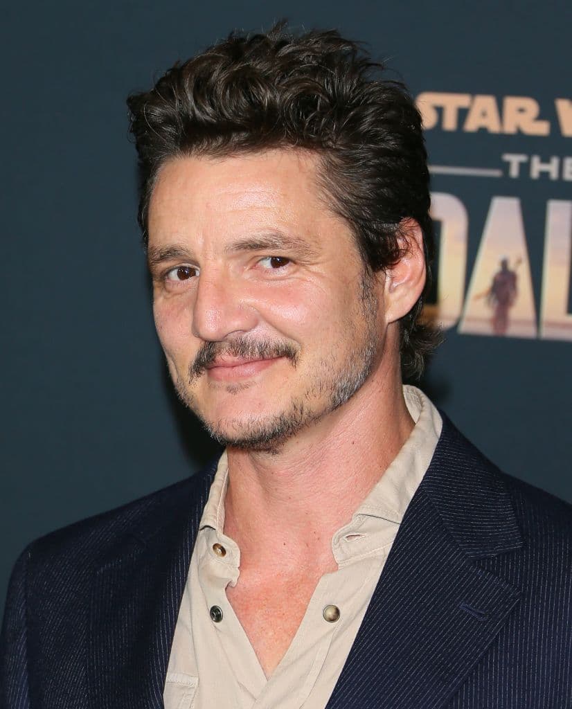 Además, la estrella de The Mandalorian también estará un poco ocupada este año interpretando a otra valiente figura paterna adoptiva en la adaptación de la serie de HBO de los videojuegos ‘The Last of Us’.