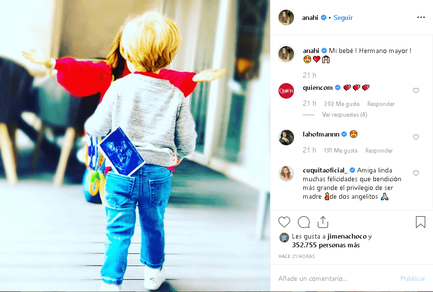Velasco y Anahí ya
<b><a href="https://www.univision.com/famosos/anahi-vuelve-a-mostrar-el-talento-de-su-hijo-manuelito-para-cantar-video" target="_blank">son padres de un niño</a></b>, Manuel, quien en enero de 2020 cumplirá 3 años.