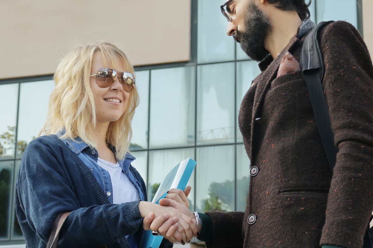 Oportunidades que debes aprovechar este mes: La inversión de cierto ingreso adicional en un pequeño negocio familiar o personal que te dará una entrada que te vendrá muy bien. Una proposición laboral interesante.
<br>