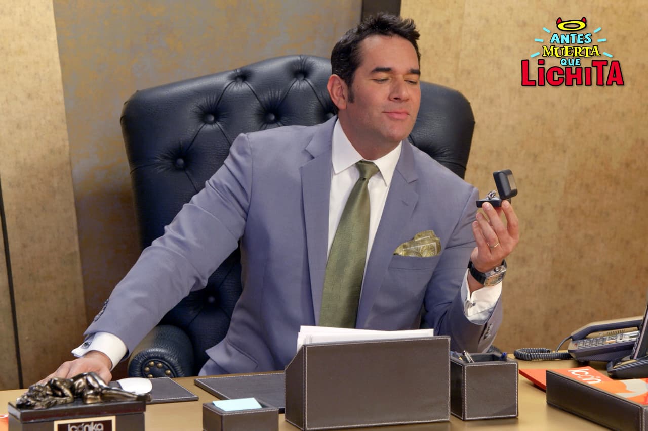 Augusto seguirá manteniendo en su poder el anillo del duque de Solferino.