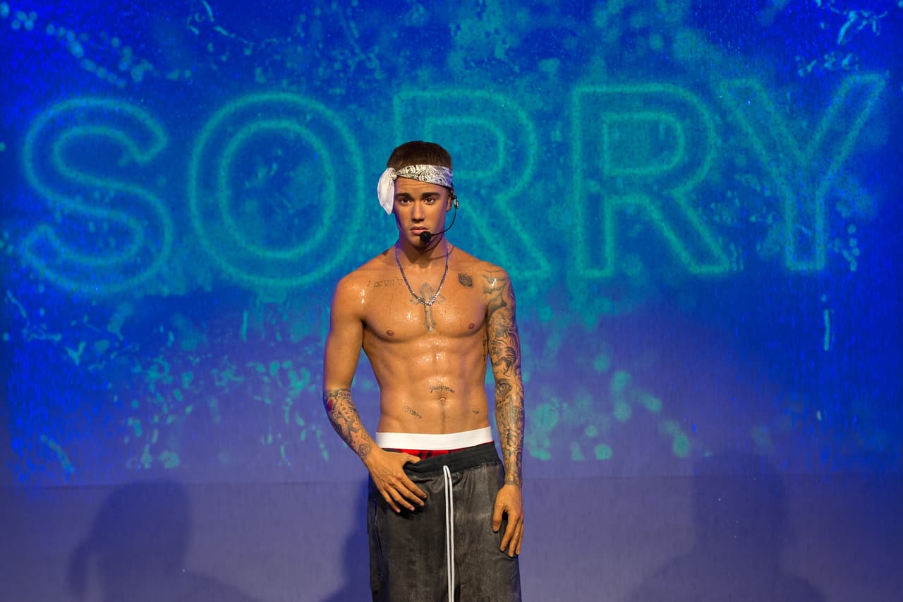 El cantante canadiense es el artista con más suscriptores en YouTube con 
<b>47.8 millones</b>. Además tiene seis videos con más de mil millones de vistas. En total, el canal oficial de Bieber tiene más de 19 mil millones de visitas, según cifras hasta el 1 de enero de 2020.