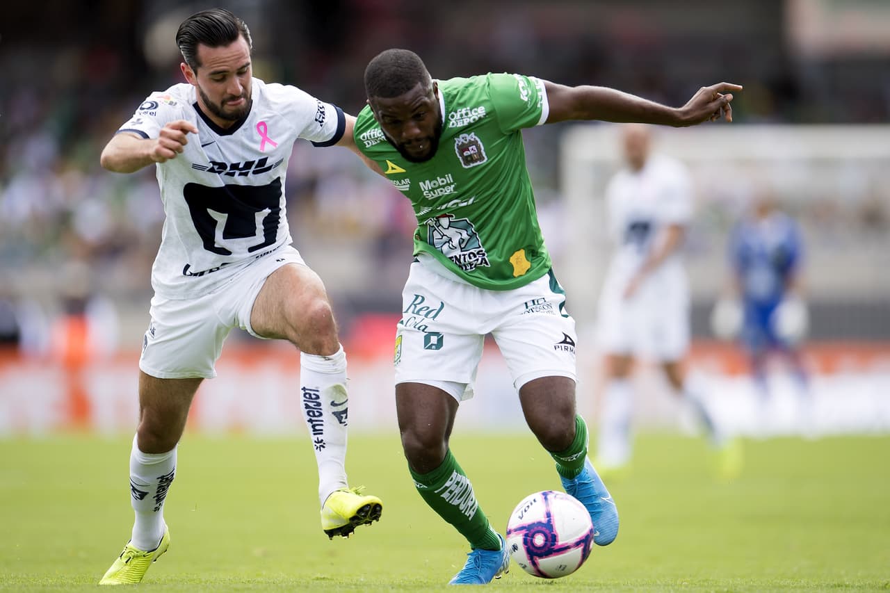Pumas 1-2 León. Con goles de Macías y Tesillo, para La Fiera; por los locales descontó Carlos González.