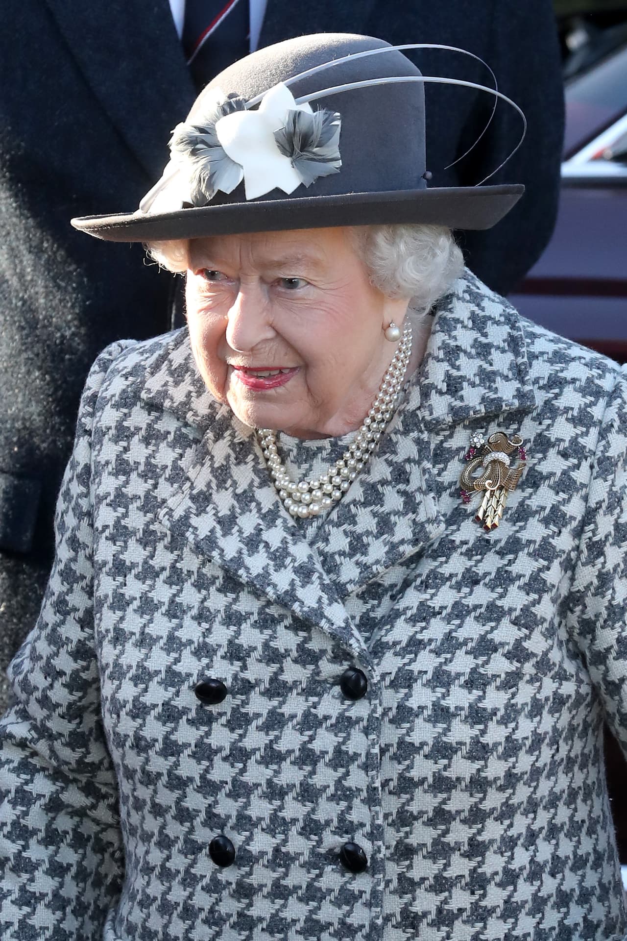 Y tal como se anticipaba, la reina Isabel II llegó a congregarse, como todos los domingos.