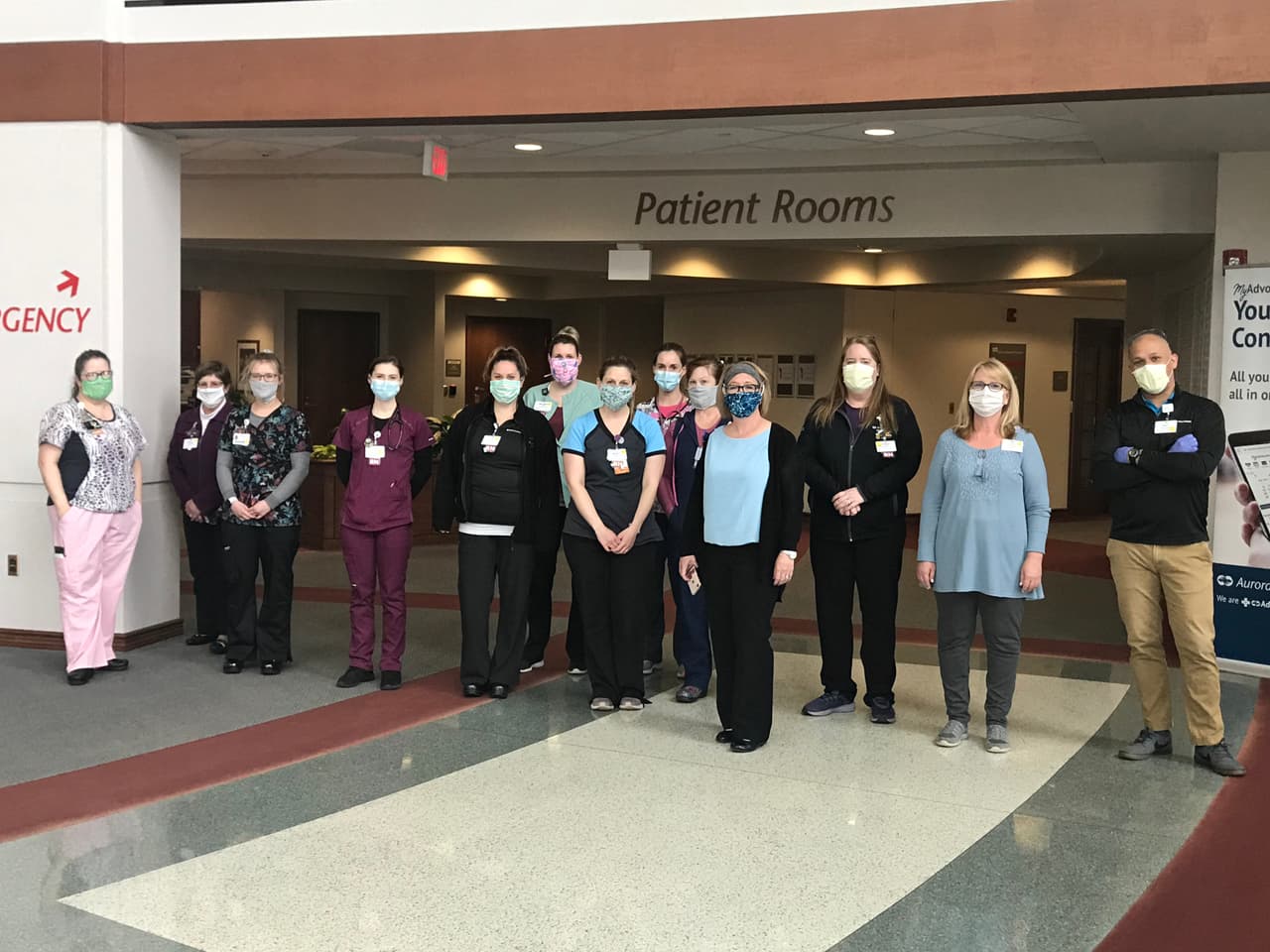 "Todos aquí son tan maravillosos: enfermeras, médicos, PA, todos", dijo Newcomb sobre su equipo de atención.