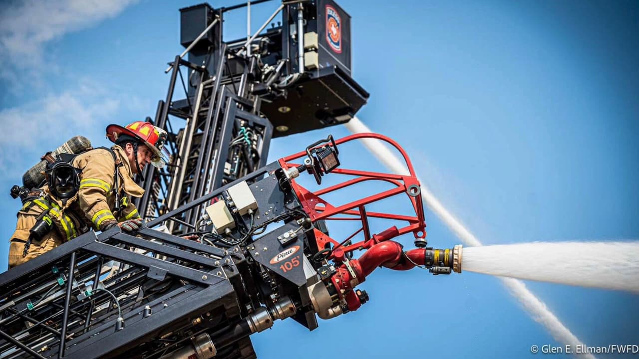 Por suerte, en ese momento el local estaba cerrado y no había personal dentro, por lo que 
<b>no se registraron heridos</b>.