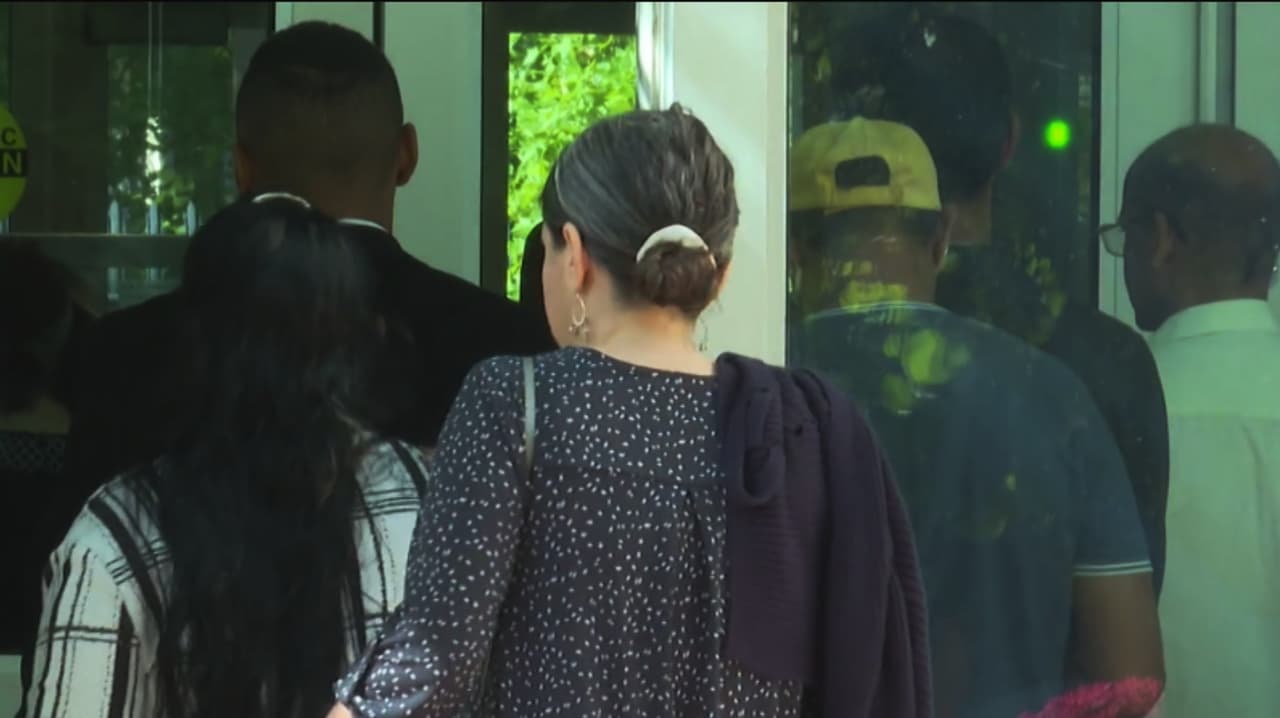 Primera mega audiencia migratoria en Sacramento: 94 citados y 28 faltan y quedan en riesgo