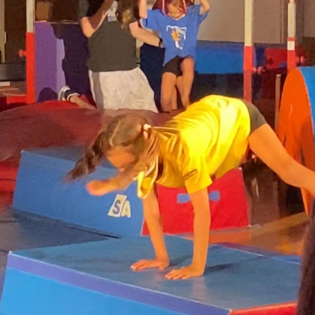El papá de Michelle no perdió la oportunidad de expresar lo contento que estaba de ver cómo se lució Michelle en el final de curso de gimnasia.