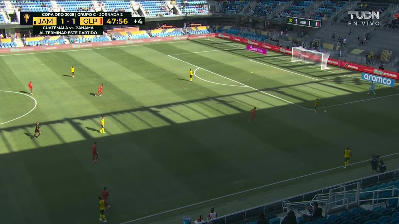 ¡GOL!  anota para Jamaica. Jon Russell