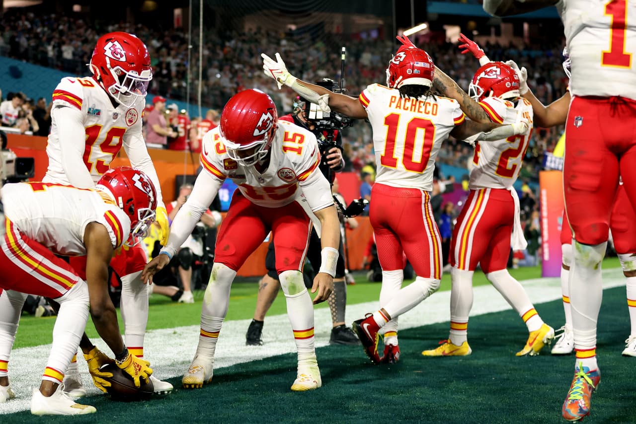 Los Kansas City Chiefs logran el triunfo en el Super Bowl 2023 ante los Philadelphia Eagles