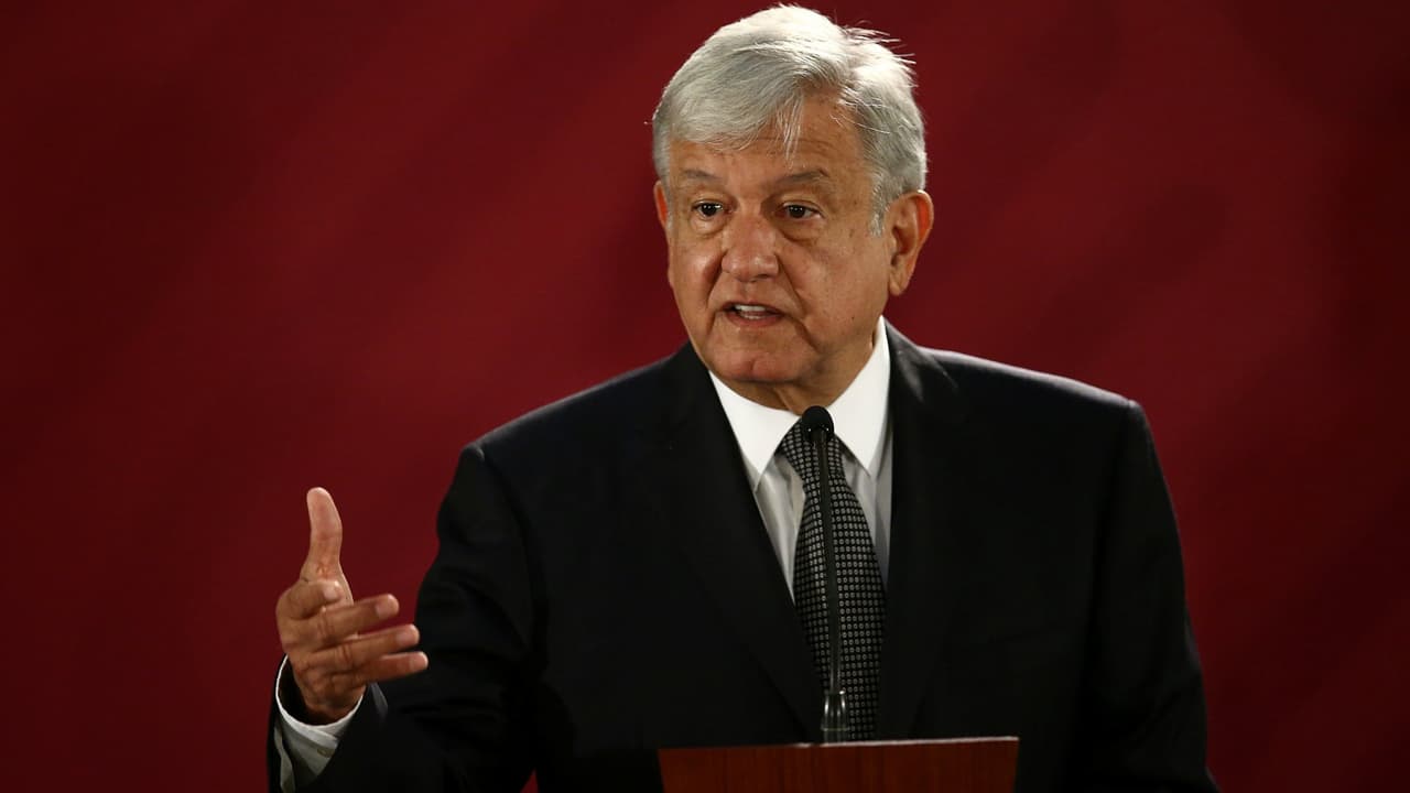 ¿Importa que López Obrador no use el avión oficial, no viva en Los Pinos y no lo proteja un séquito militar?