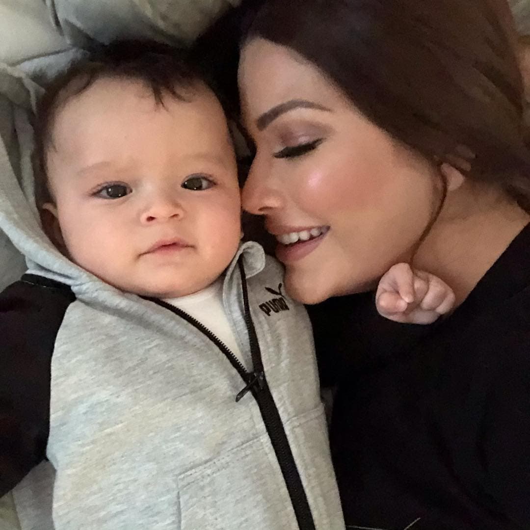 Muy acurrucados en invierno, Ana Patricia y Gael dieron gracias por llegar a sus primeros 6 meses.
<br>