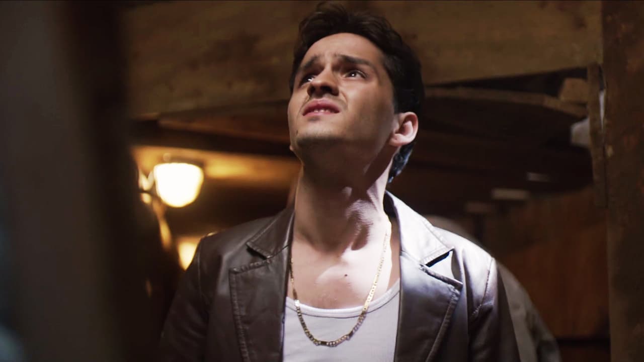 Meanwhile, 
<b><a href="http://www.univision.com/series/el-chapo/ivan-aragon-is-quino-in-el-chapo">‘El Quino</a></b>’, one of ‘El Chapo’s sons, was managing a drug shipment that had to be moved through tunnels.