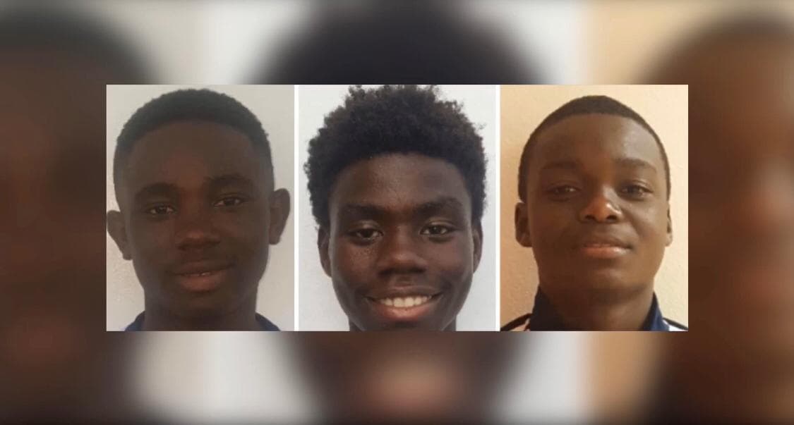 Gedeon Desir, de 13 años, Lens Desir, de 15 años y Richecarde Dumay, de 17, esperaban un autobús que los llevaría a un partido de fútbol.
<br>