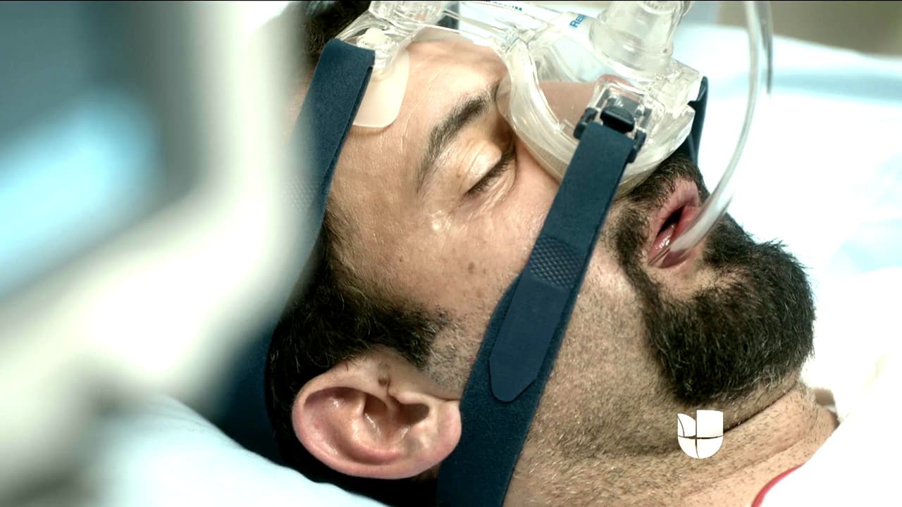 Juan fue trasladado a un hospital pues sufrió un paro respiratorio y se encuentra en coma.