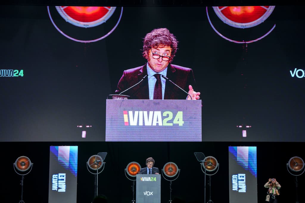 Milei insulta a la esposa del presidente del gobierno español al llamarla "corrupta" y abre un pleito diplomático