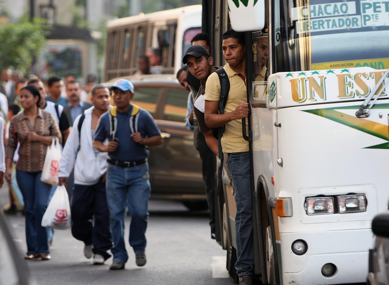 <b>Caracas. </b>La capital venezolana ocupa el octavo y último puesto en la región. Según el estudio, su Índice de Movilidad Urbana es de 40,1 puntos, lo que la coloca en el puesto 58 del mundo.
<br>