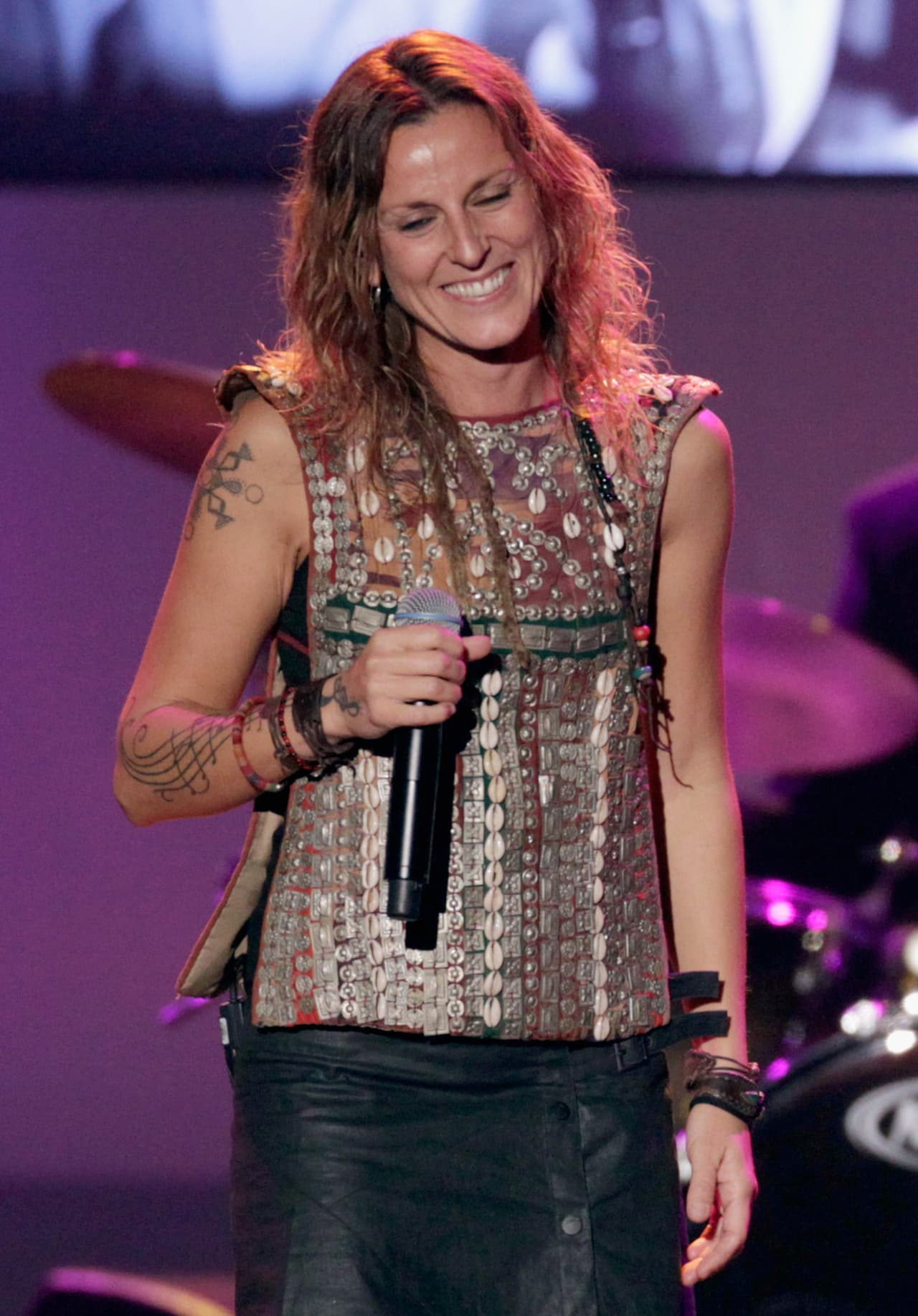 María del Mar, mejor conocida como 'La Mari', es un refente en la lucha contra el cáncer de mama. Superó esta enfermedad para poder hacer lo que más le gusta: cantar.