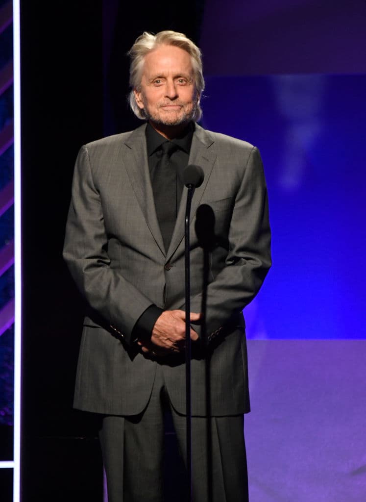 <b>Michael Douglas</b>: uno de los actores más icónicos de Hollywood fue diagnosticado con cáncer en la garganta en el 2010. Tras una quimioterapia agresiva ha podido seguir adelante con su vida.