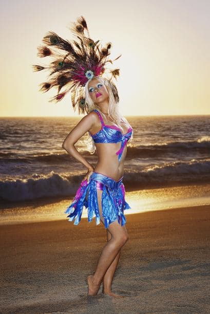 Sus curvas estaban enloquecían a todos los caballeros.