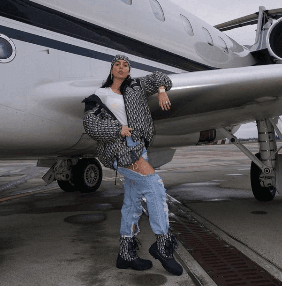 Ser estrella del futbol tiene sus ventajas, entre ellas es poder comprar lo que quieras.