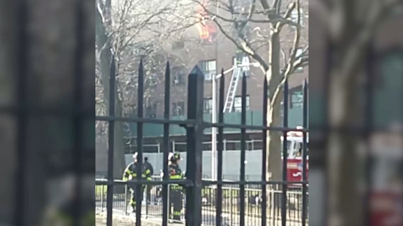 Niño de 4 años en estado crítico durante incendio en El Bronx; otras 11 personas resultaron heridas