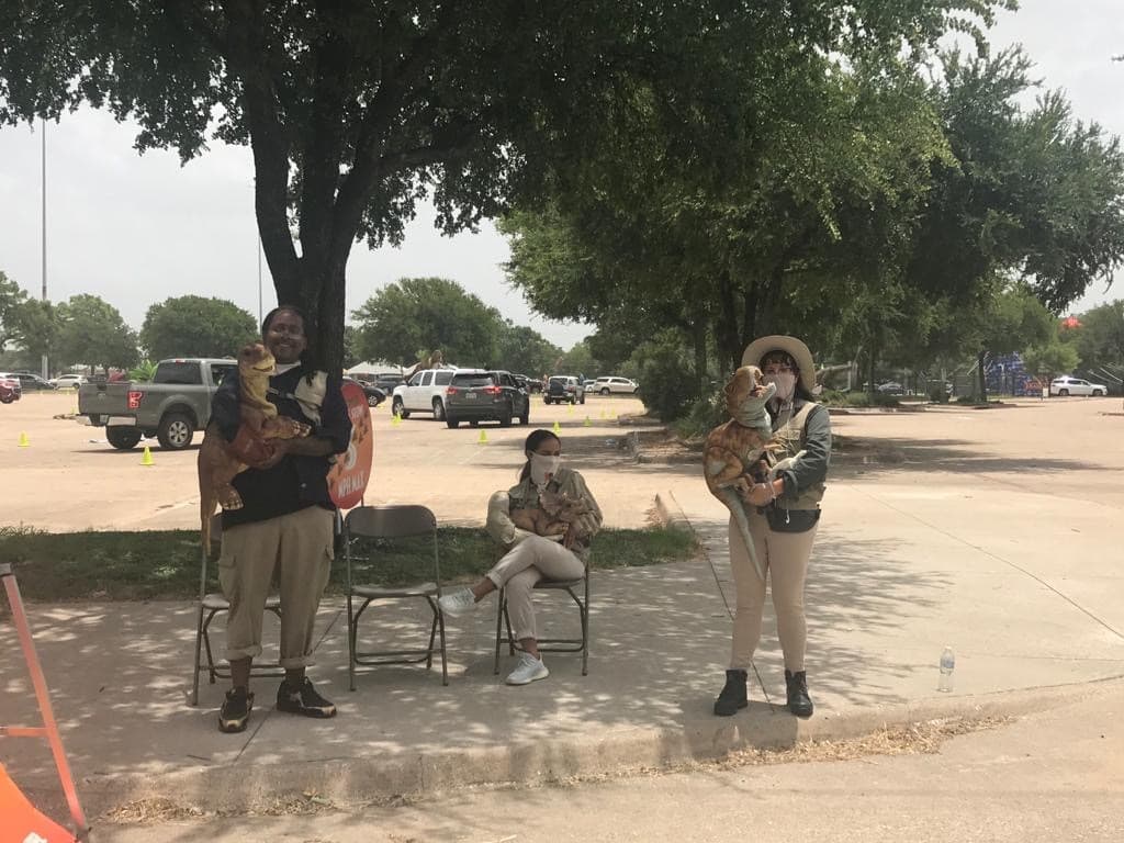 Los trabajadores siguieron las medidas de prevención utilizando el tapabocas y respetando el distanciamiento social.